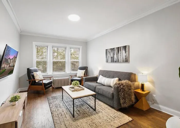 2br Stylish In Avondale Close To Shops - Roscoe 1w Chicago